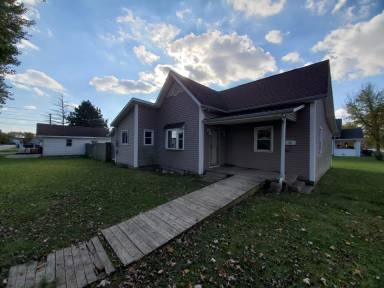 Main picture of 325 Main St