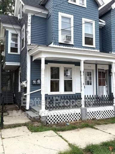 Main picture of 315 E Pine St