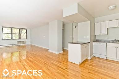 Main picture of 1446 N Dearborn St