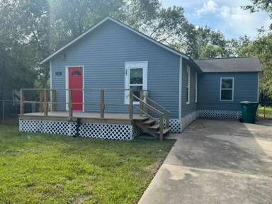 Main picture of 407 Wisteria St