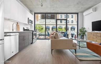 Main picture of 4548 N Sheridan Rd