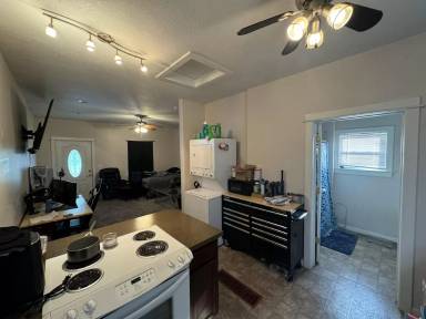 Main picture of 213 E Logan St
