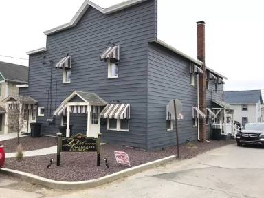 Main picture of 102 Gilfillan St