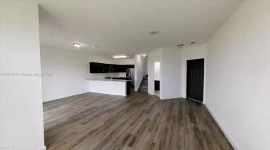 Main picture of 15600 SW 136th St