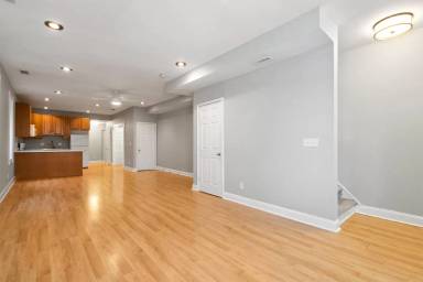 Main picture of 4555 Swan Ave
