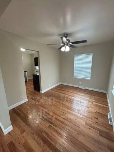 Main picture of 6608 Metcalf Ave