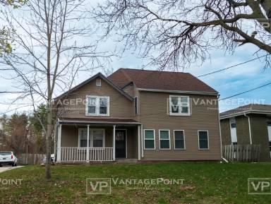 Main picture of 2548 Shawano Ave