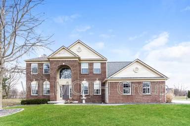 Main picture of 344 W Columbine Ln