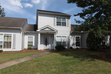 Main picture of 910 Harvard Pl