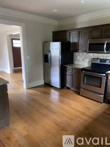 Main picture of 501 Boulevard Pl NE