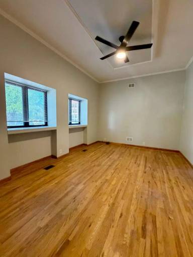 Main picture of 900 N Western Ave