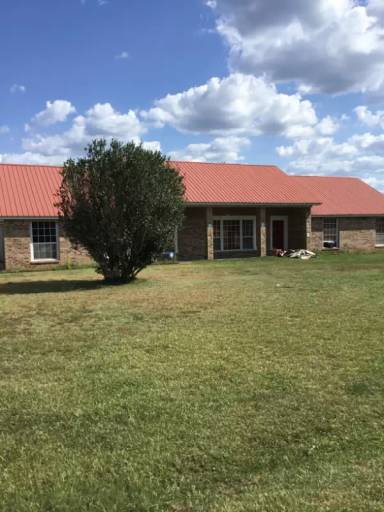 Main picture of 304 Calhoun Dairy Dr