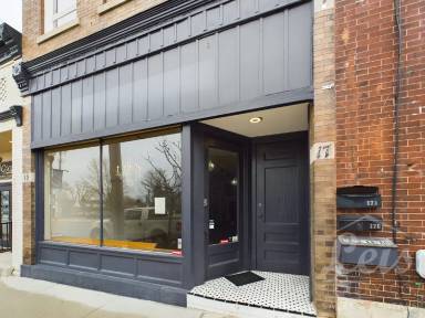 Main picture of 19 N Center St