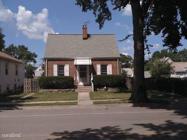 Main picture of 3240 Maple Ave