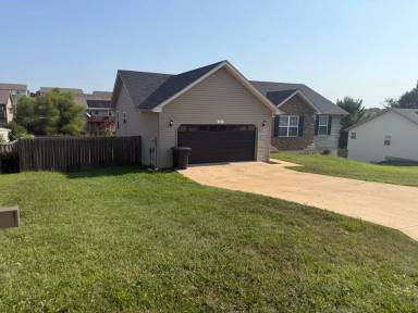 Main picture of 135 Lyle Curtis Cir