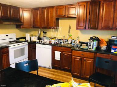 Main picture of 26 Greylock Rd