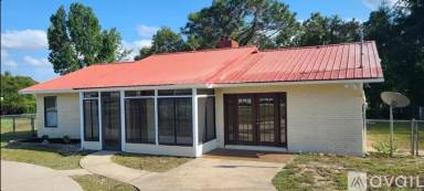 Main picture of 5 Pine Court Dr