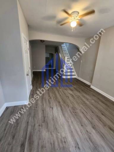Main picture of 2225 W Pratt St