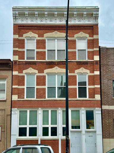 Main picture of 1832 S Racine Ave