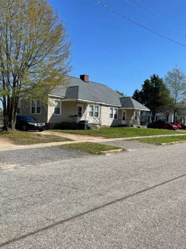 Main picture of 445 Poplar St
