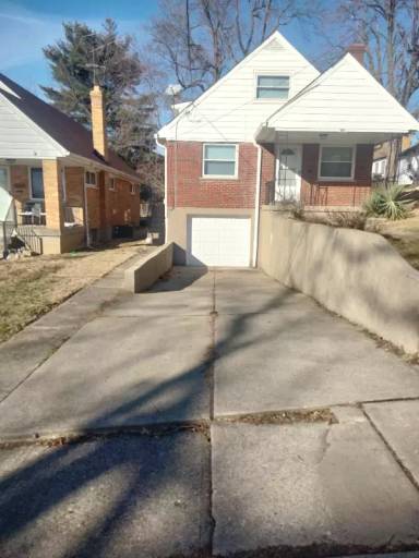 Main picture of 2528 Canterbury Ave