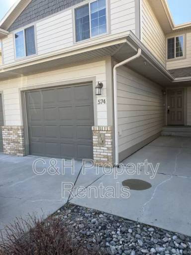 Main picture of 574 Killarney St