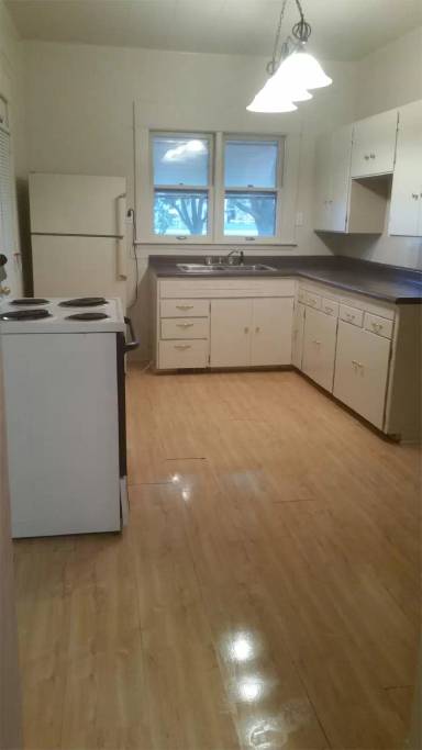 Main picture of 220 NW 4th St