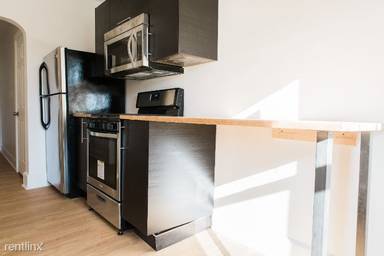 Main picture of 826 E Warrington Ave