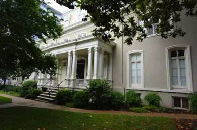 Main picture of 212 W Franklin St