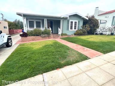 Main picture of 4644 Newport Ave