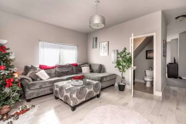 Main picture of 2823 Edwards Way