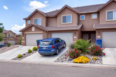 Main picture of 1000 E Bluff View Dr