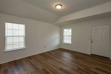 Main picture of 2448 Amarillo St