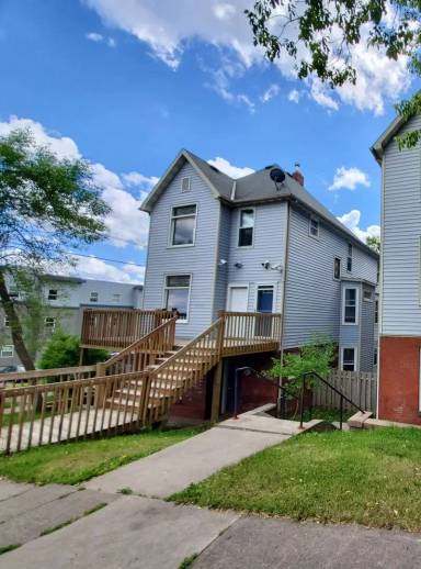 Main picture of 419 N 1st Ave W