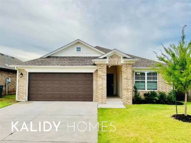 Main picture of 10704 NW 20th St