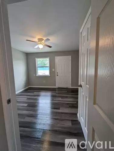 Main picture of 701 Eiseman St