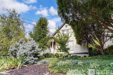 Main picture of 4816 Eastern Ave
