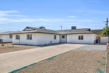 Main picture of 1219 E Riviera Dr