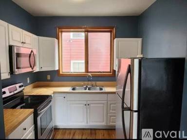 Main picture of 2 Longmeadow St