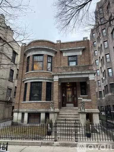 Main picture of 509 W Briar Pl