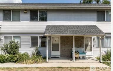 Main picture of 404 N Iowa St