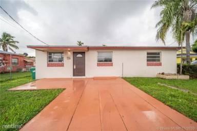 Main picture of 3340 SW 87th Ave