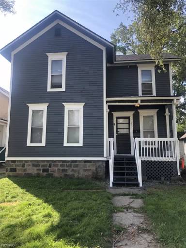 Main picture of 213 Ballard St