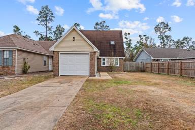 Main picture of 112 Kristine Blvd