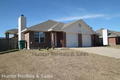 Main picture of 2320 Wildewood Dr