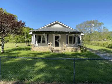 Main picture of 2366 Floyd Springs Rd NE