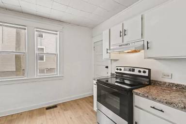 Main picture of 811 Larned St