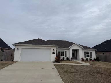 Main picture of 5740 Lavender Ave