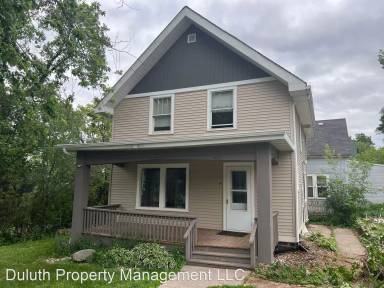 Main picture of 1011 N 12th Ave E