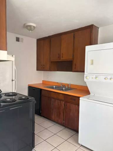Main picture of 207 Lovelace Dr